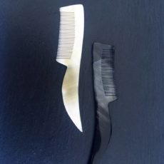 Peigne moustache